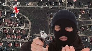 Un localnic ne-a ajutat sa identificam intr-o poza facuta din satelit casele unde hotii au dat loviturile. Acestea sunt doar sapte dintre cele peste 20 de case jefuite de la inceputul anului pana in prezent in Dobroesti