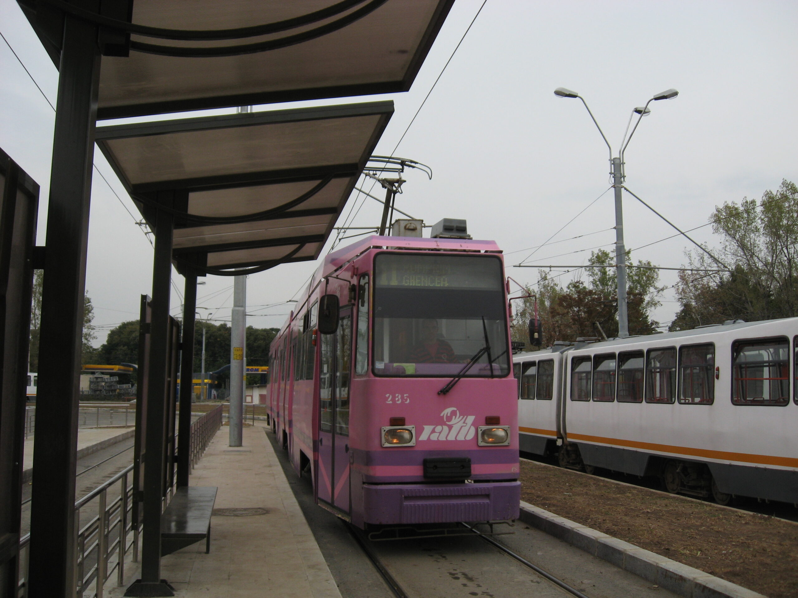 RATB, amendat de Protectia Consumatorilor. Mizerie crunta, lipsa ...