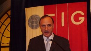 Valeriu Manolache e mult mai bogat decat Oprescu