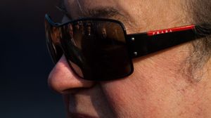 Corneliu Vadim Tudor a descoperit religia ortodoxa inainte de Revolutie