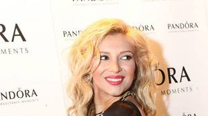 Daca se opereaza in Turcia, Lora va sta departe de scena o luna, pe cand in tara pacientii stau si cate sase luni