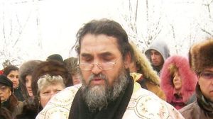 Parintele Marian Ene este duhovnicul Oanei Zavoranu