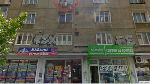 Garsoniera Elodiei (medalion) este scoasa la inchiriat de o buna bucata de vreme