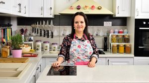 Jamila, acum, in bucataria sa