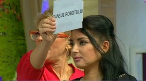 Asa arata acum chipul Elenei