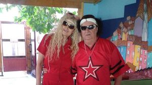 Marian Nistor si sotia lui, luna trecuta, la o terasa de la mare