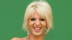 Naomy vrea sa isi puna silicoane