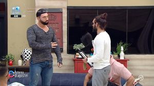 Fratele lui Sergio a publicat poze indecente cu Roxana