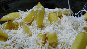 Cartofi prajiti cu branza rasa. Ce se intampla in organismul tau cand mananci aceasta combinatie