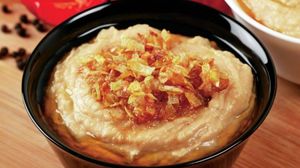 Fasole batuta cu ceapa si usturoi. Reteta traditionala si pufoasa de post