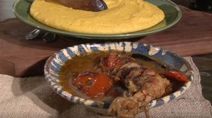 Saramura olteneasca de pui cu mamaliga. Reteta cu pui de tara originara din zona Olteniei