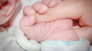 Ocna de Fier. S-a internat în spitalul Odobescu să nască și s-a infectat cu coronavirus