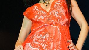 Panică în showbiz-ul românesc. Ea este prima vedetă infectată cu COVID-19. A fost transportată la spital