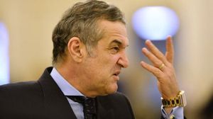 Gigi Becali, înconjurat de polițiști. Confruntare Becali-polițiști