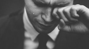 Dramă cumplită. A asistat la înmormântarea mamei pe WhatsApp. „Mușcam din pernă, am plâns ca un câine..”