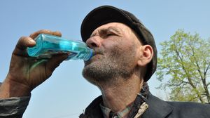 Românii care au consumat „spirtul-otravă”