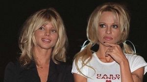 Donna D’Errico din Baywatch arată demențial la 52 de ani