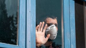 Guvernul a adoptat proiectul de lege privind carantina și izolarea. Anunțul făcut de șeful DSU, Raed Arafat:  Termenii „carantină" și „izolare” au alte definiții