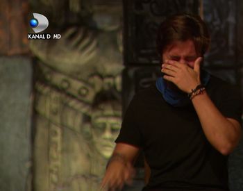 SURVIVOR ROMÂNIA 2021. Prima reactie a lui Albert dupa eliminare. Incredibil ce a spus despre Elena Marin: "Tu esti femeie..."