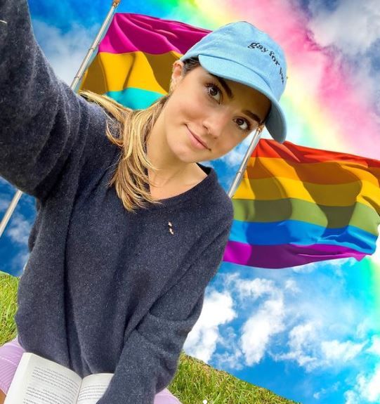 Fiica unui oficial a recunoscut public că este ”demisexcuală”