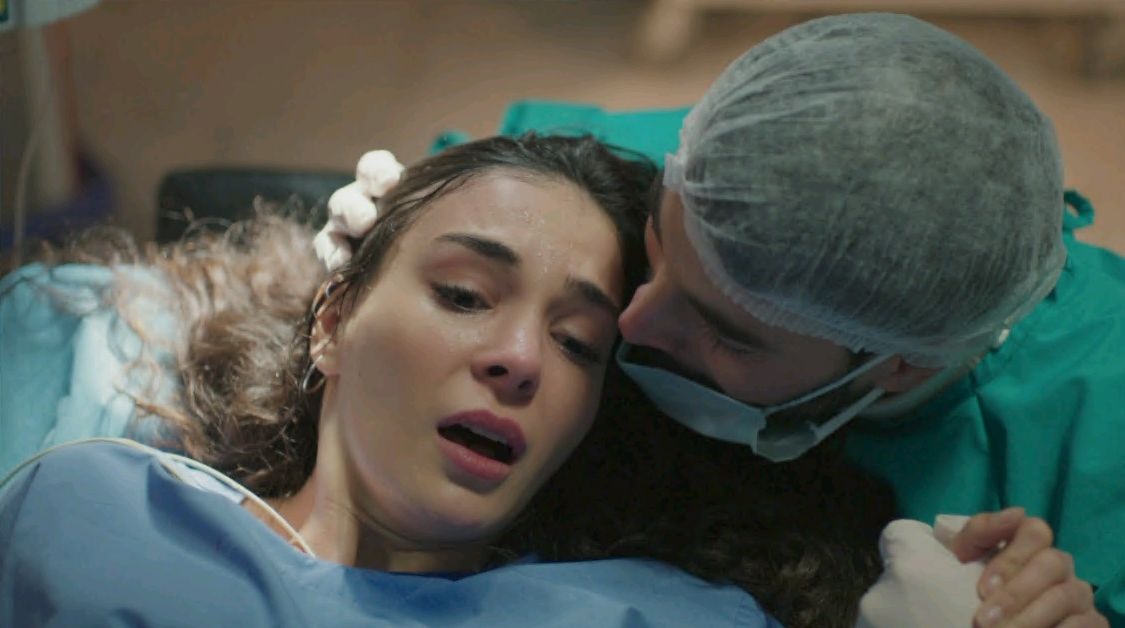 Reyyan se zbate intre viata si moarte! Aflati ce se va intampla la nasterea copilului ei si cum va reactiona Miran, luni, 19 iulie, in serialul "Hercai", de la ora 20:00, la Kanal D! - Vimarsana News