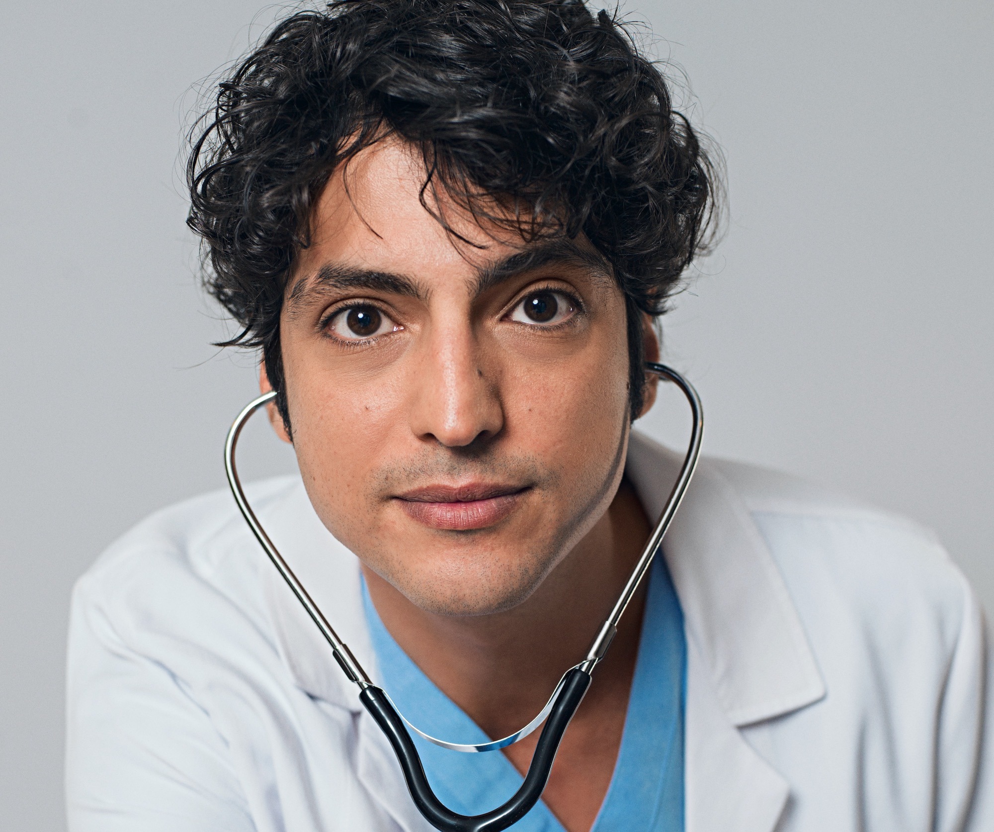Cine este Taner Olmez, actorul care da viata personajului Ali Vefa din serialul turcesc "Doctorul Minune" - Vimarsana News