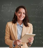 Profesorii debutanți vor primi salarii mai mari, deși Guvernul a spus că suspendă angajările în sectorul bugetar