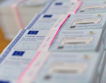 A &icirc;nceput distribuirea cardurilor de energie. P&acirc;nă la finalul lunii, toate cardurile vor fi distribuite