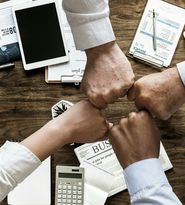 Acești angajați vor beneficia de sporuri salariale și compensare cu timp liber