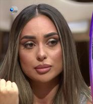 Roberta pune punct relației cu Sebastian în hohote de plâns! „Eu dacă rămân în relația asta mă distrug”. Nu ratați o nouă ediție emoționantă din „Casa iubirii” de joi, 5 septembrie, de la 10:00 și 16:30, la Kanal D