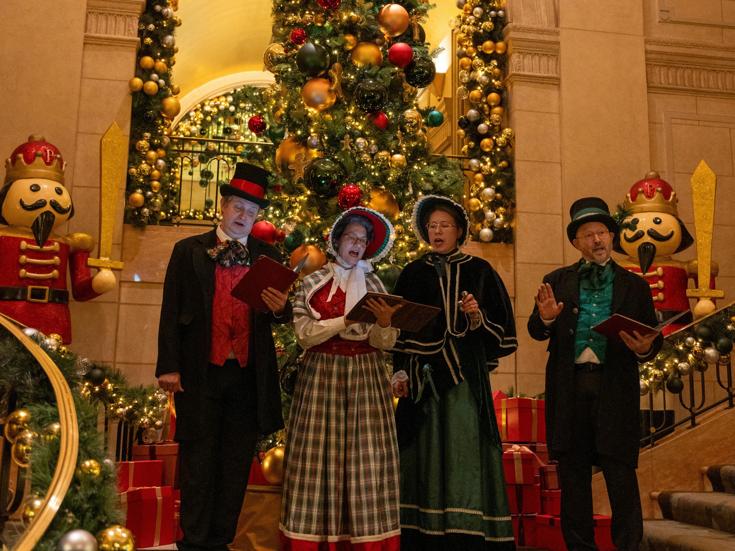 Începe sezonul colindelor de Crăciun 2024: Care este povestea celui mai ...