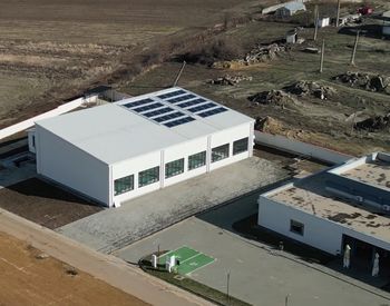 Duminică, de la ora 14:30, la “Asta-i România!” Bâcleș, comuna fără rețea de gaze, apă curentă sau canalizare, dar cu bazin de înot semiolimpic