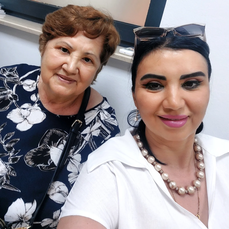 adriana bahmuteanu si mama ei