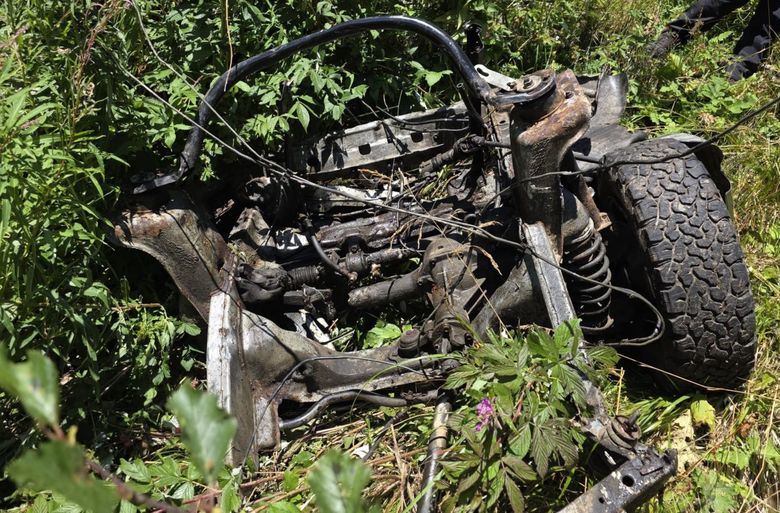 Mașină accident munții Iezer