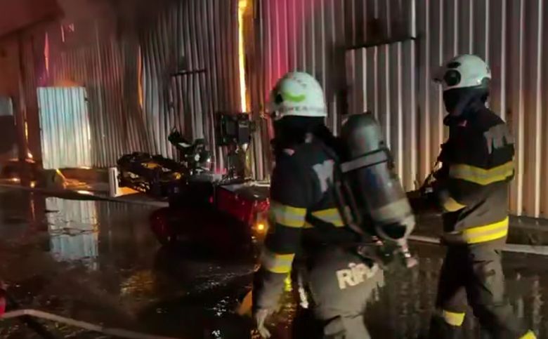 incendiu dragonul rosu 