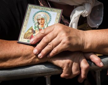 Sărbătoare cu cruce neagră în calendar ortodox la data de 31 august 2025: Toți creștinii care se închină Cinstitul Brâu se vindecă! Rugăciunea care oferă ajutor  femeilor care nu pot avea copii