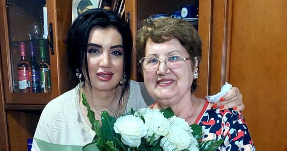 adriana bahmuteanu si mama ei