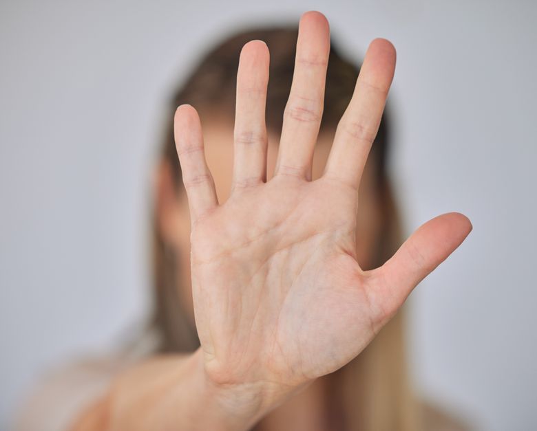 Ministerul Justiției lansează consultarea publică pentru introducerea infracțiunii de femicid în Codul penal. Ministerul Justiției lansează consultarea publică pentru introducerea infracțiunii de femicid în Codul penal.