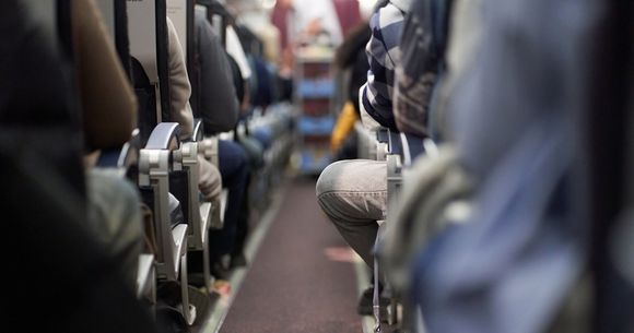 Clipe de groază într-un avion care zbura către Europa  turbulente zbor pasageri