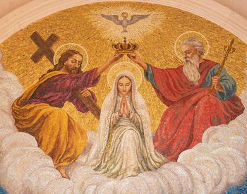 Ce se dă de pomană de Acoperământul Maicii Domnului 2025. Tradiția pe care credincioșii o respectă în fiecare an