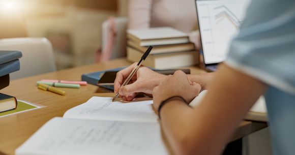 Elevi în sala de clasă