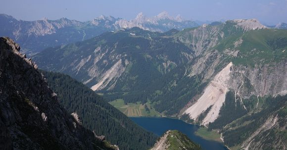 Munți