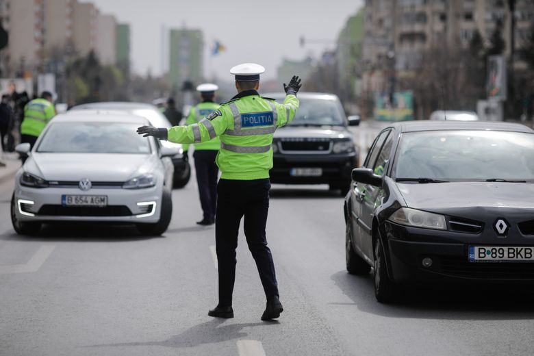 Polițiști în trafic