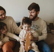 Zile libere pentru părinți când se închid școlile și grădinițele. Legea a fost dată din 2020