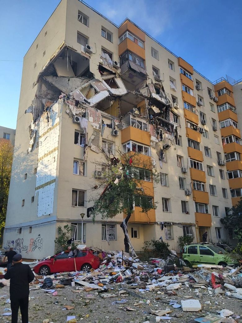 Explozie la un bloc din București