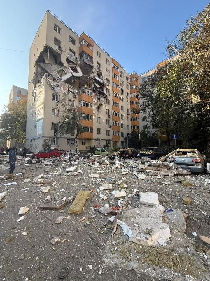 Explozie la un bloc din București