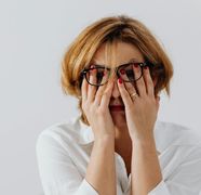 Tensiuni în Coaliție pe tema salariului minim! Guvernul analizează trei variante de majorare, iar patronatele cer înghețarea lui