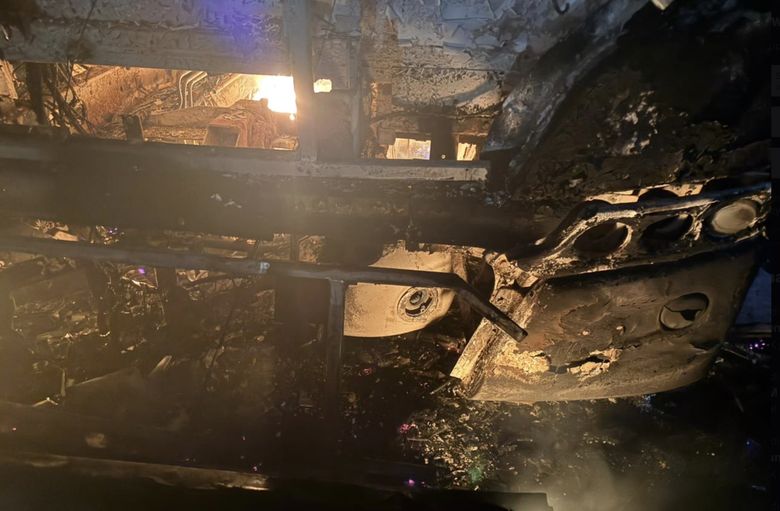 Cel puțin 25 de persoane au murit în autocarul care a luat foc autocar in flacari india