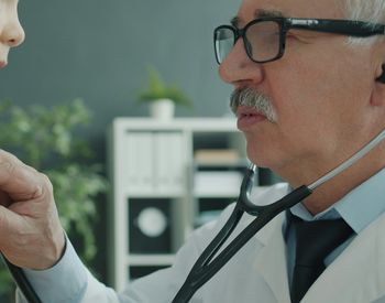 Un nou simptom COVID care se vede pe pielea copiilor. Medicii semnalează o nouă formă a virusului