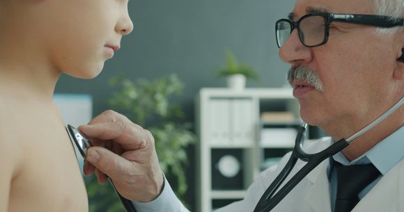 copil la doctor